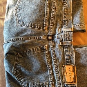 Mens Arizona blue jean. Original cut 38x29.
